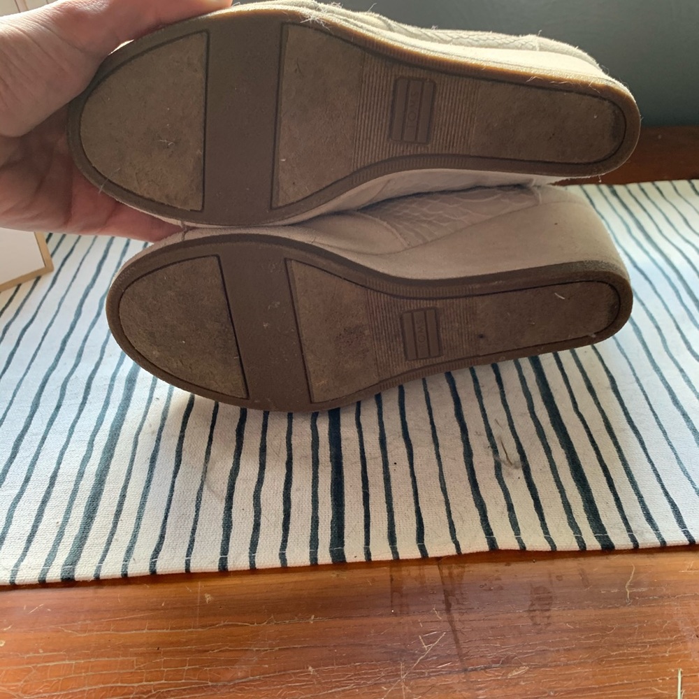 Toms Textured Booties - Picture 3 of 3